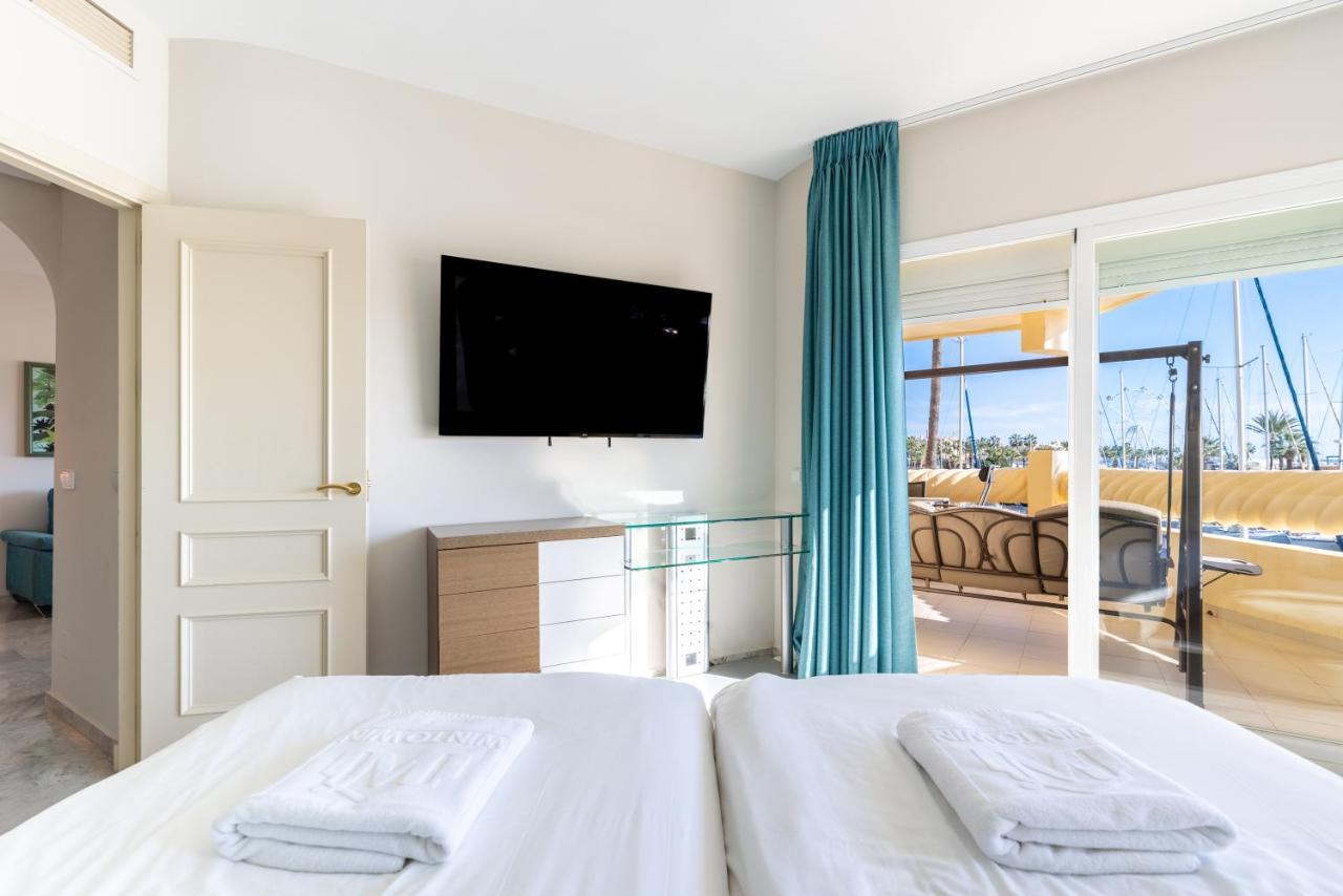 בנאלמדנה Wintowinrentals Luxury And Sea View Inside Puerto Marina מראה חיצוני תמונה